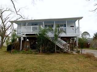 514 S 6th St, La Porte, TX 77571
