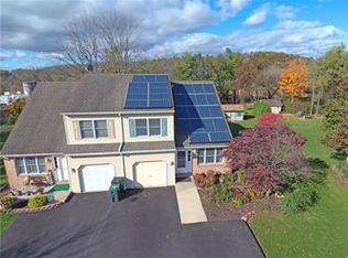 106 Ariel Ct, Easton, PA 18040