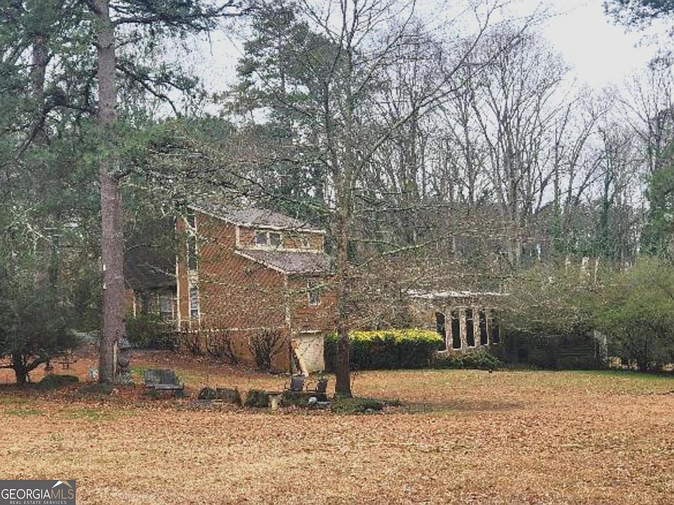 2nd image of 1285 Halter Ln