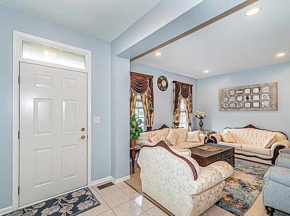 3rd image of 1620 S Falcon Dr