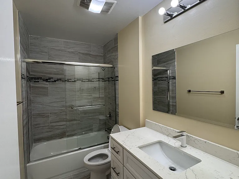 520 Van Buren Avenue — Photo 86
