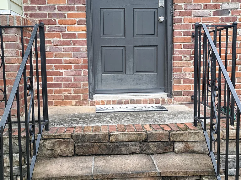 320 Rosemont Rd SE — Photo 3