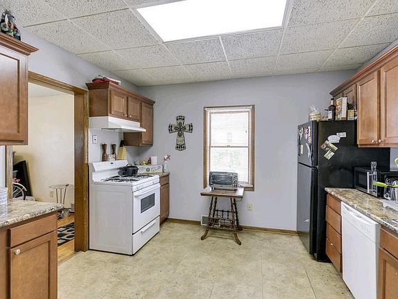 5th image of 416 20th Ave NE