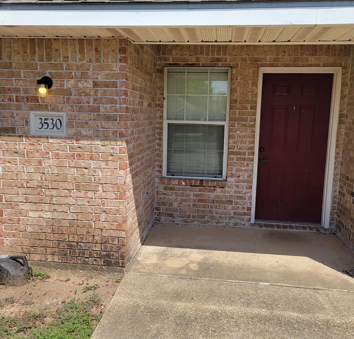 3 bed, 1300 sqft, $1,700 — Photo 2