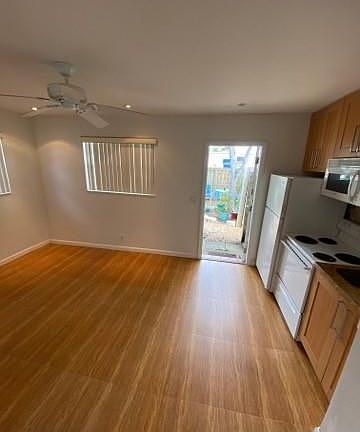 3rd image of 713 SE 18th St APT 3