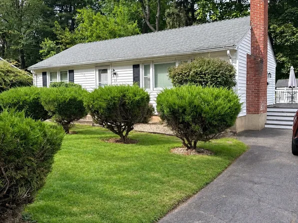 22 Brookdale Avenue, Bloomfield, CT 06002