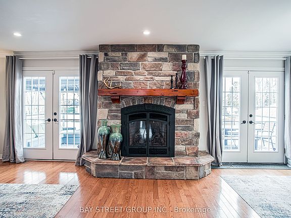 5th image of 722A Lake Dr S