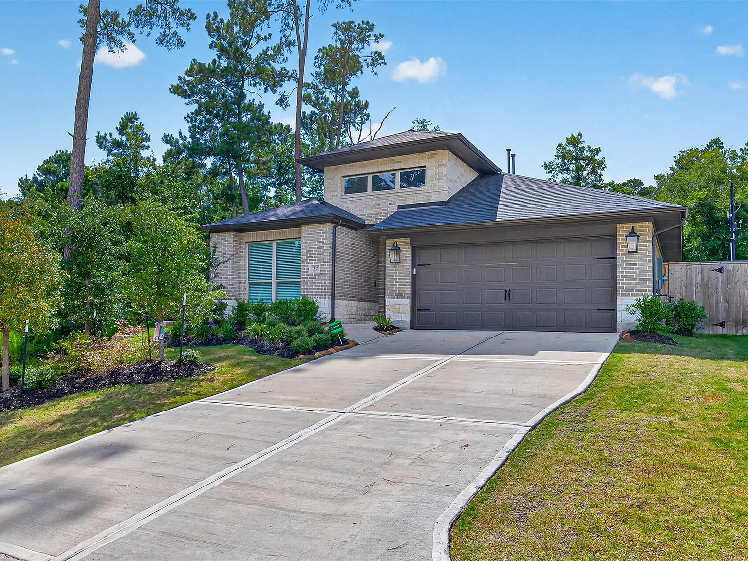4 bed, 3.0 bath, 2487 sqft, $3,500 — Photo 4