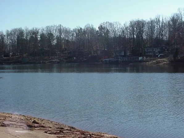 140 Waterside Dr, Iva, SC 29655