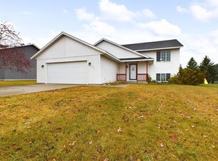 827 3rd Ave NW, Melrose, MN 56352