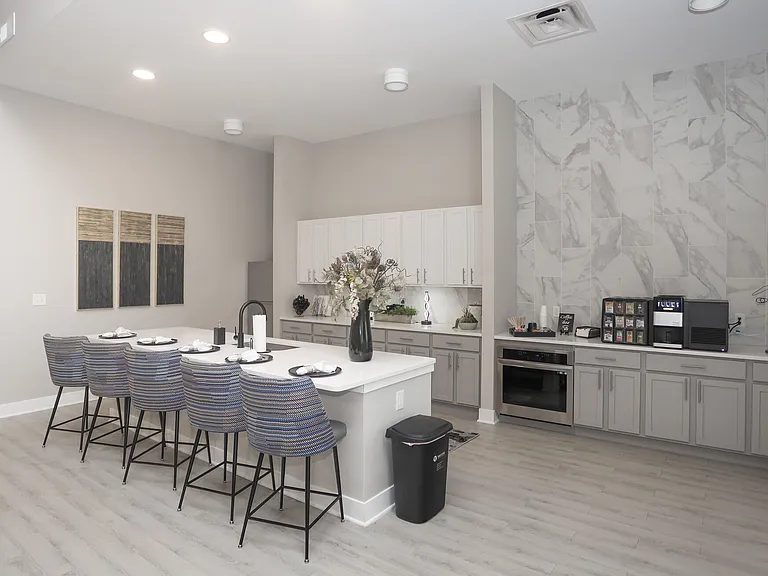 Greenview — Photo 14