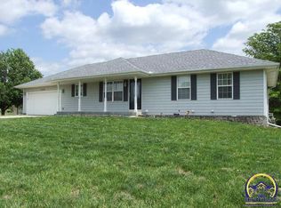 5330 NE Kendall Wood Dr, Topeka, KS 66617