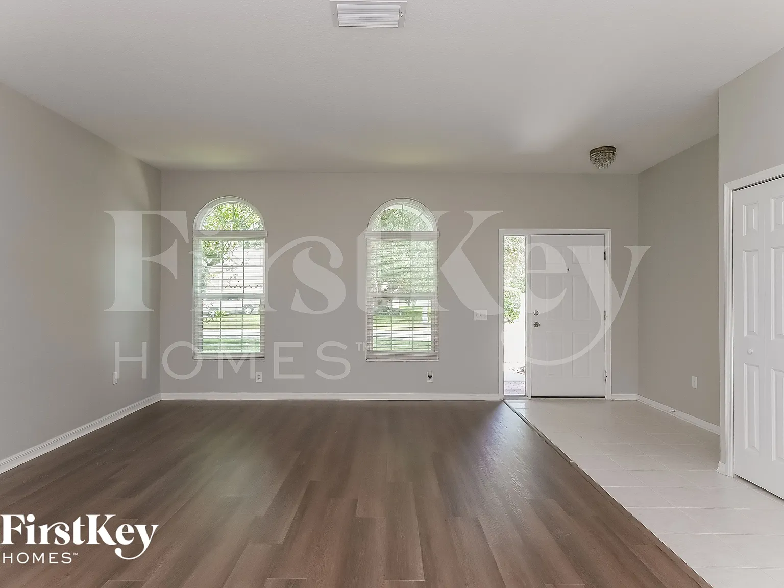 4 bed, 2.0 bath, 2330 sqft, $3,195 — Photo 3