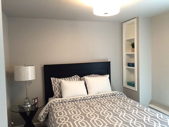 Master BR w/ Built in Niche