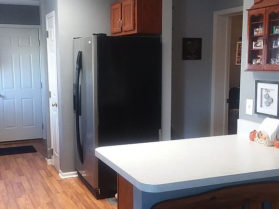 4th image of 724 Concord Pl