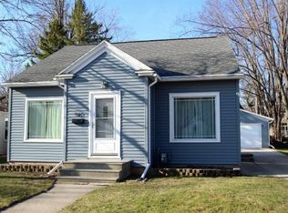 961 Roscoe St, Green Bay, WI 54304