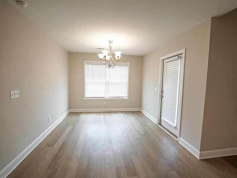 336 Tallulah Bnd — Photo 6