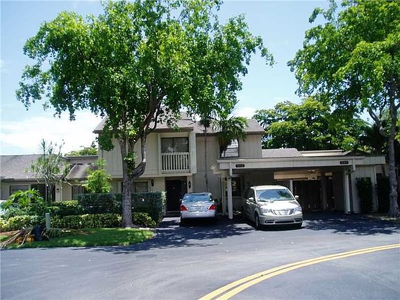 2nd image of 552 Wildwood Ln E #552