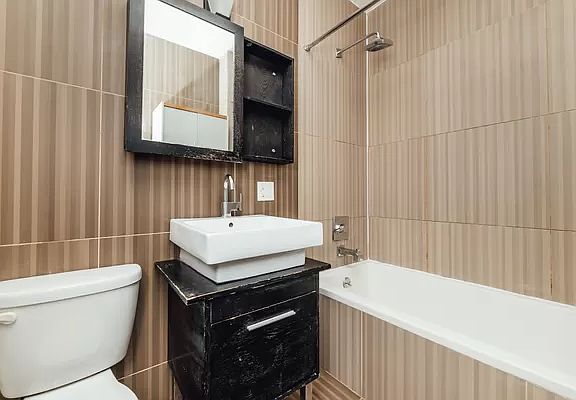 3rd image of 312 Bedford Ave APT 3