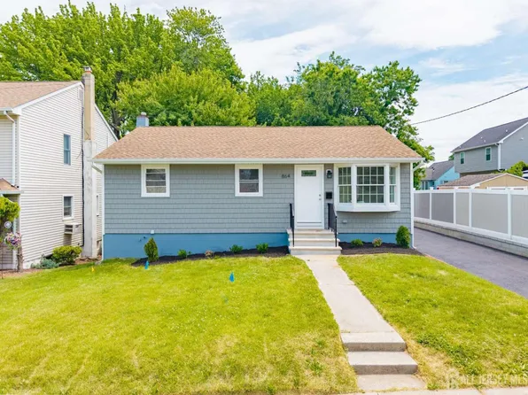 864 Court St, Woodbridge, NJ 07095