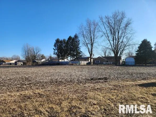 2294 Railsplitter Ave, Lincoln, IL 62656
