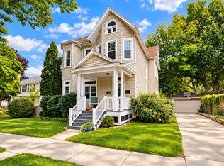 4633 N Oakland Ave, Whitefish Bay, WI 53211
