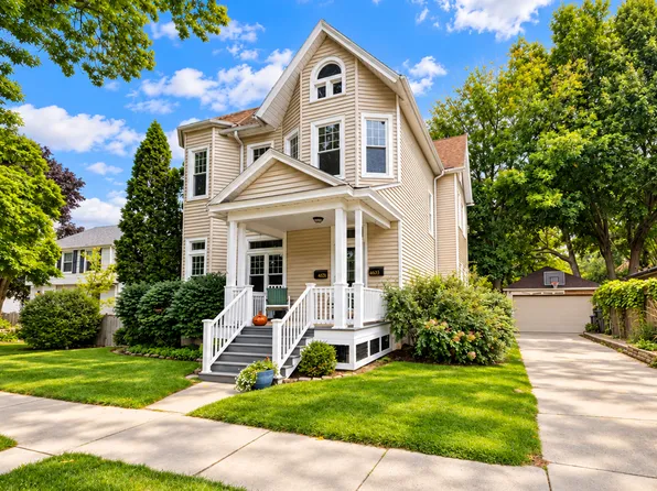4633 N Oakland Ave, Whitefish Bay, WI 53211