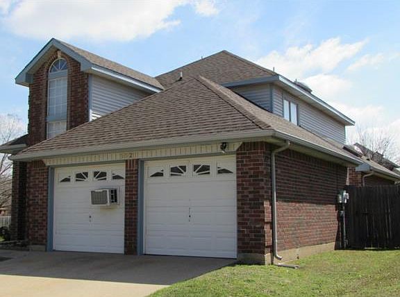 3rd image of 5521 Stone Meadow Ln
