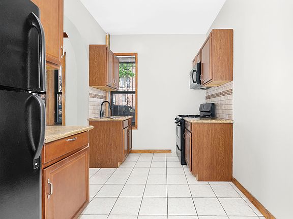 3rd image of 1016 Union St APT 1A
