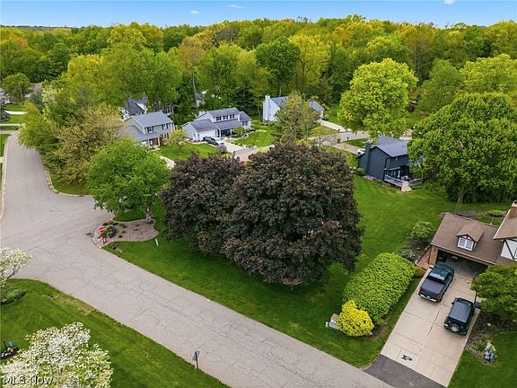 5th image of 5133 Seaview Cir NW