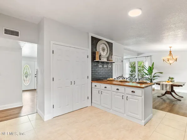 141 RIVER Court, East Palatka, FL 32131
