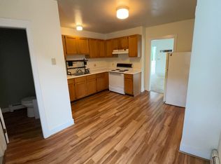 21 Maple St APT 3, Brunswick, ME 04011