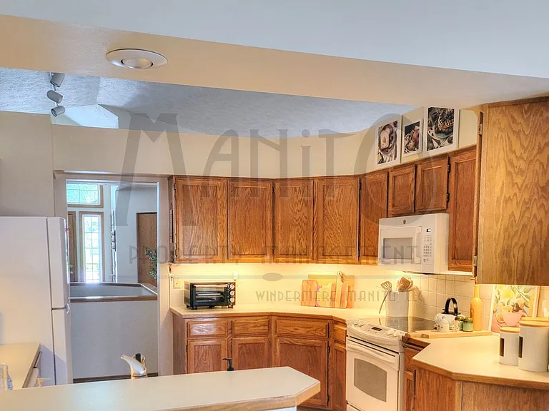 2502 E 58th Ln — Photo 6