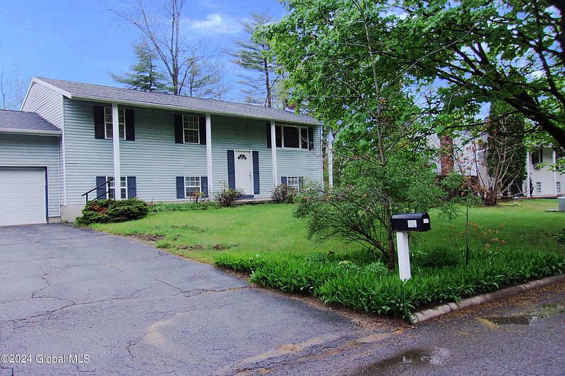 4th image of 11 Casino Drive