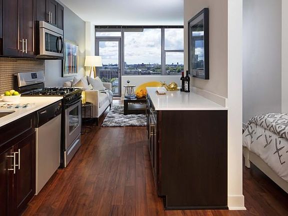 2nd image of 1224 N Wells St #1310