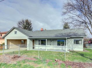 1676 Beall Ln, Central Pt, OR 97502