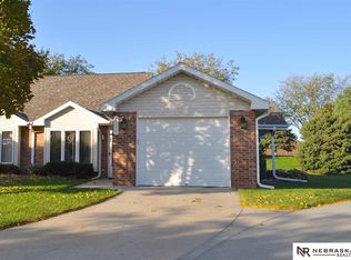2540 Hollyhock Cir #8, Lincoln, NE 68521