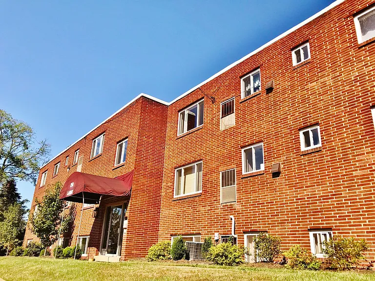 North Hills - Apartments For Rent In Pittsburgh — Photo 1