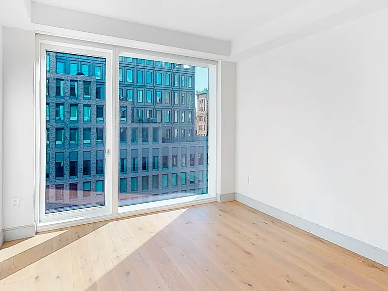 101 W 14th St #8B — Photo 8