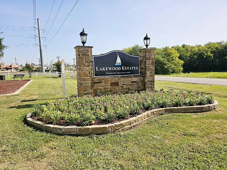 Lakewood Estates (TX) — Photo 7