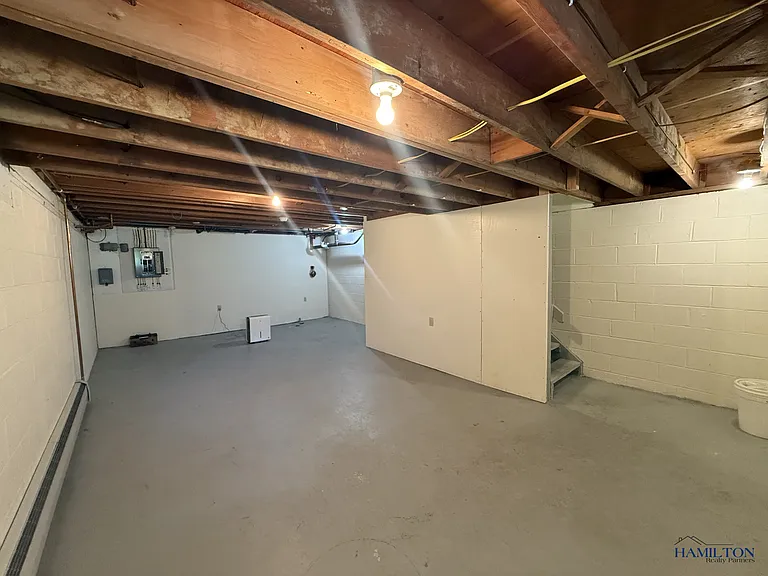 2024-2032 Spring St — Photo 15