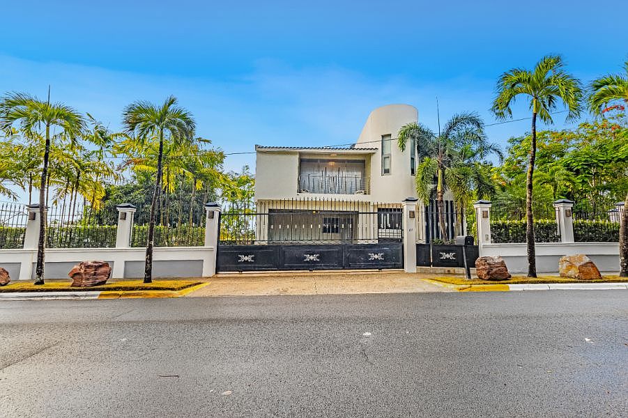 1st image of Urb Iturregui Calle Rosario Andraca #I