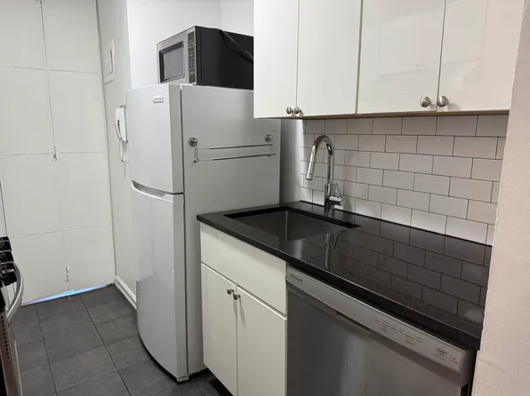 74-02 43rd Avenue image 7 of 8