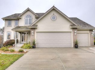 513 Redwood Dr, Council Bluffs, IA 51503
