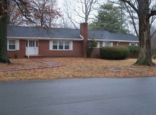 123 E Geiger St, Morganfield, KY 42437
