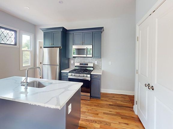 3rd image of 544 Whitney Ave APT 2