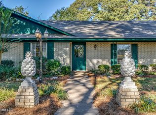 749 Renshaw Rd, Yazoo City, MS 39194