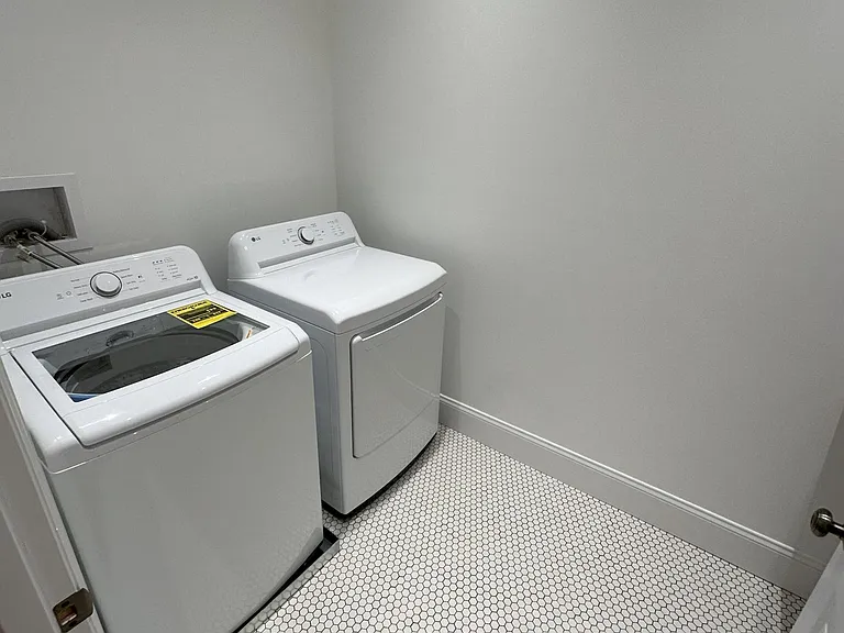 21 Williams St #1F — Photo 8