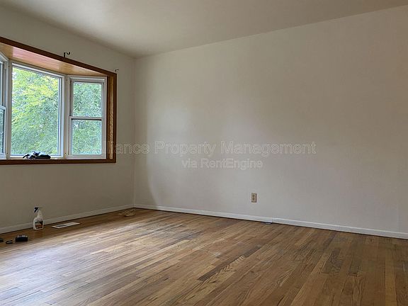 4th image of 1509 Evergreen Dr