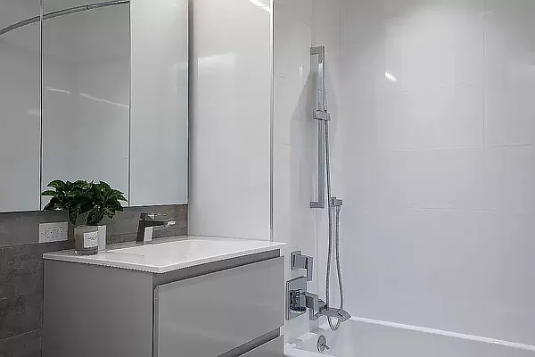 Rented by DelShah Capital LLC | media 9